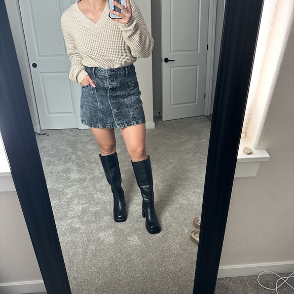 Abercrombie and Fitch Skirt - Picture 2 of 5